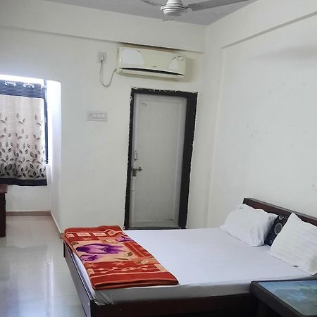 Hotel Rajtilak Guest House Vadali Ngoại thất bức ảnh