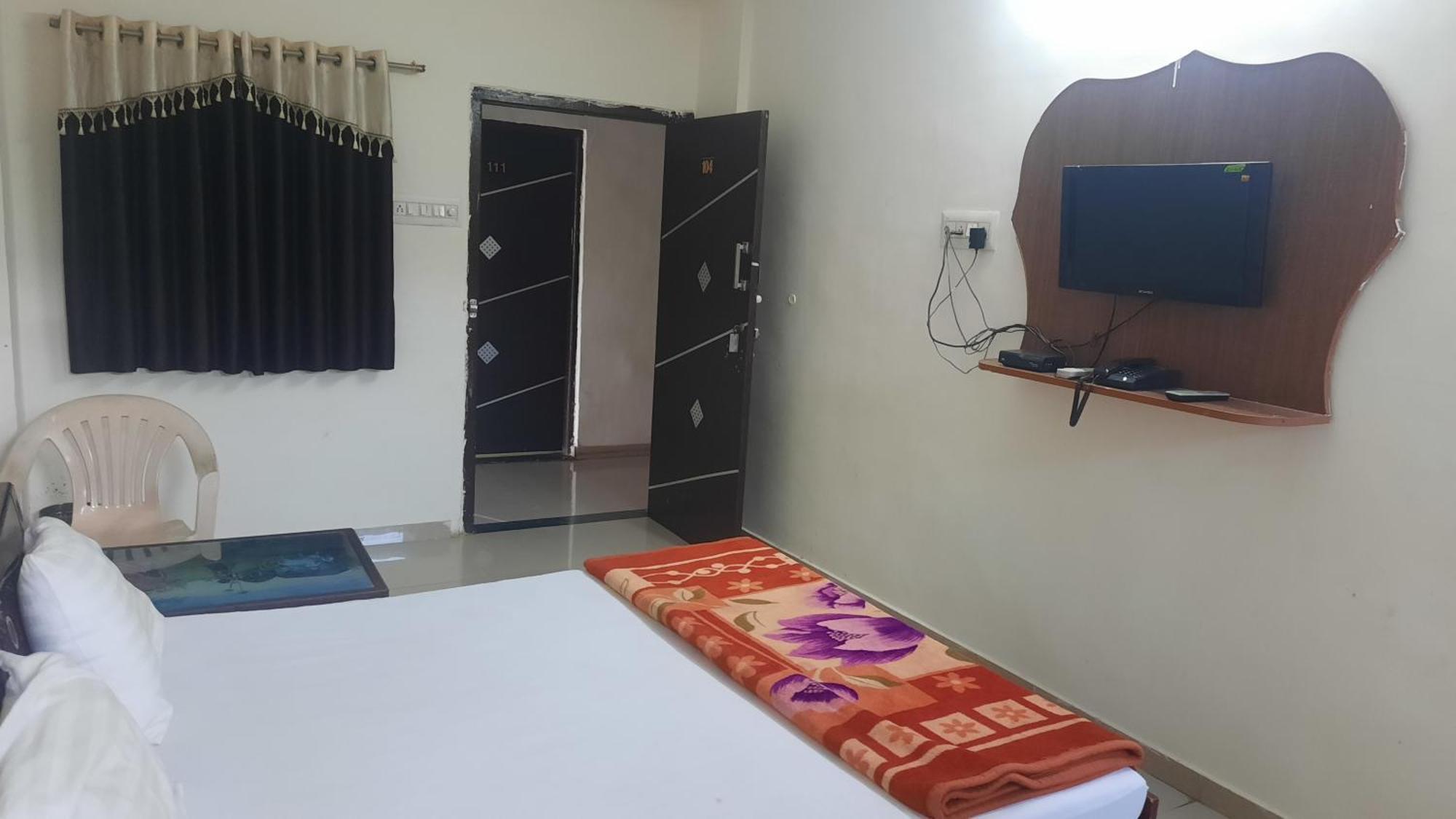 Hotel Rajtilak Guest House Vadali Ngoại thất bức ảnh