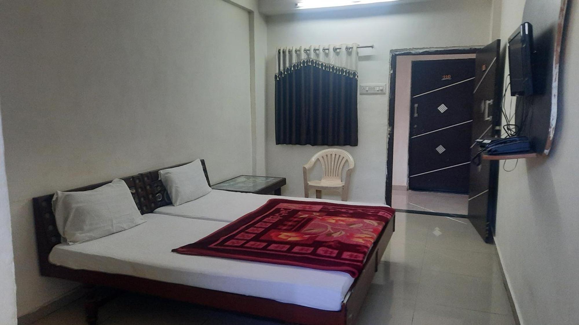 Hotel Rajtilak Guest House Vadali Ngoại thất bức ảnh