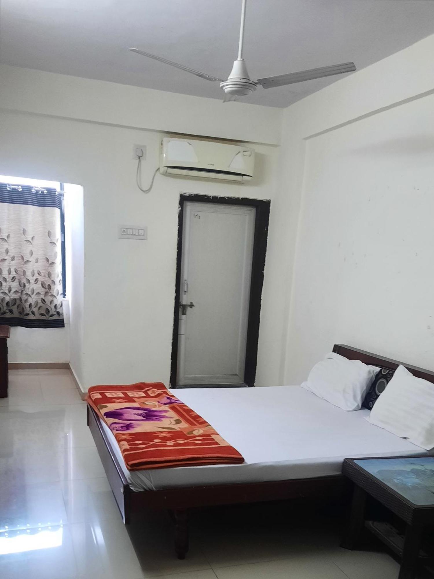 Hotel Rajtilak Guest House Vadali Ngoại thất bức ảnh